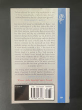 Load image into Gallery viewer, A Heart so White by Javier Marias: photo of the back cover which shows creasing on the bottom-left corner.