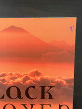 Load image into Gallery viewer, Black Oxen by Elizabeth Knox book: photo of very  minor scuff marks along the top-right corner of the front cover.