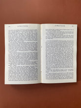 Load image into Gallery viewer, Portable Henry Lawson by Brian Kiernan: photo of the book opened at pages 264-265 which shows minor wear to the binding.