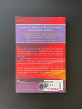 Load image into Gallery viewer, The Valkyries by Paulo Coelho: photo of the back cover which shows very minor scuff marks along the edges.