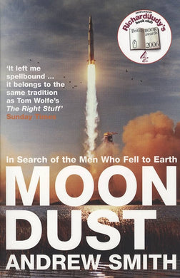 Book cover of 'Moon Dust' by Andrew Smith with a rocket launch on the cover.
