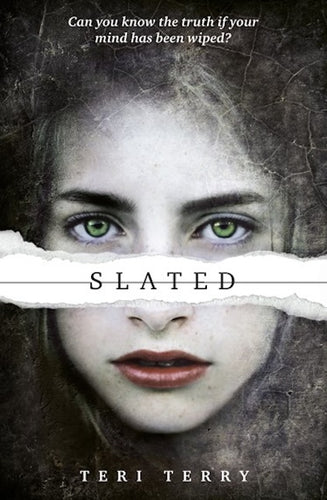 Slated by Teri Terry: stock image of front cover.