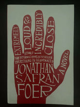 Load image into Gallery viewer, Extremely Loud and Incredibly Close by Jonathan Safran Foer (Paperback, 2005)
