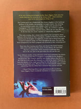 Load image into Gallery viewer, I&#39;ve Heard That Song Before by Mary Higgins Clark: photo of the back cover which shows very minor (barely visible) scuff marks along the edges.
