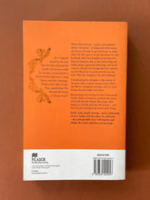 Load image into Gallery viewer, The Household Guide to Dying by Debra Adelaide: photo of the back cover which shows very minor scuff marks along the edges.
